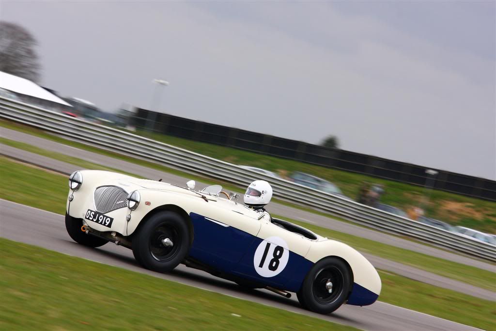 IMAGE: http://i69.photobucket.com/albums/i42/Kevbuts/AMOC_140_filteredLarge.jpg