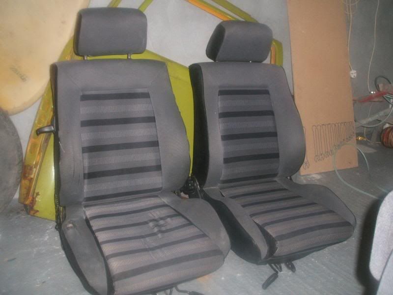 GolfGTISeats2.jpg