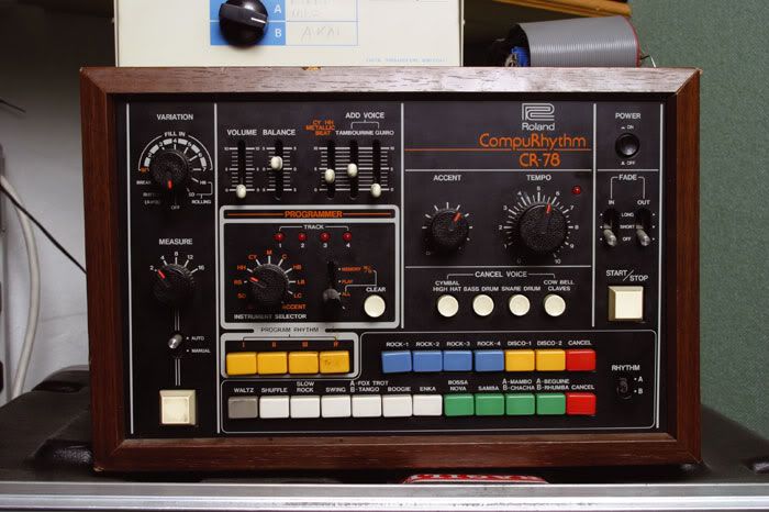 http://i69.photobucket.com/albums/i62/vromb_2006/mowat7drummachinel.jpg