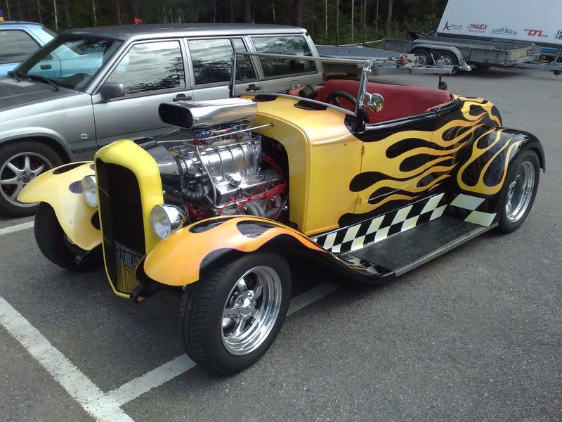 http://i69.photobucket.com/albums/i64/jagas1963/Other%20cars/Rod2.jpg