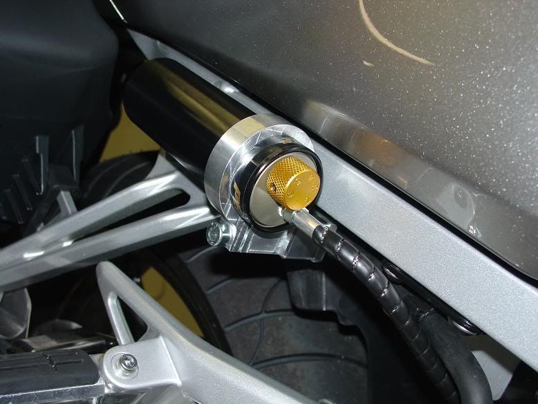 remote reservoir bracket