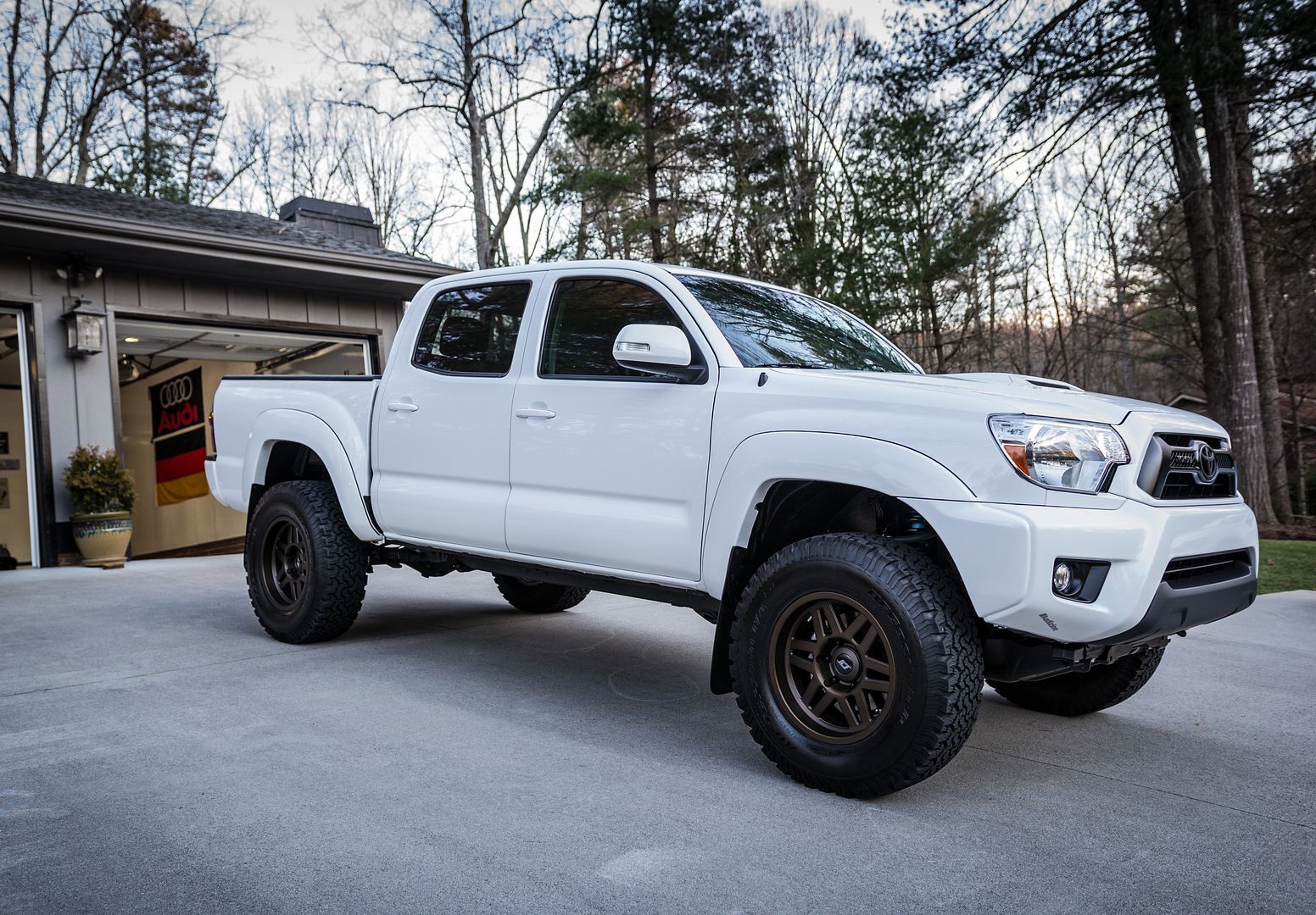 SCS Stealth 6 wheels 16x8 & 17x8.5 | Tacoma World