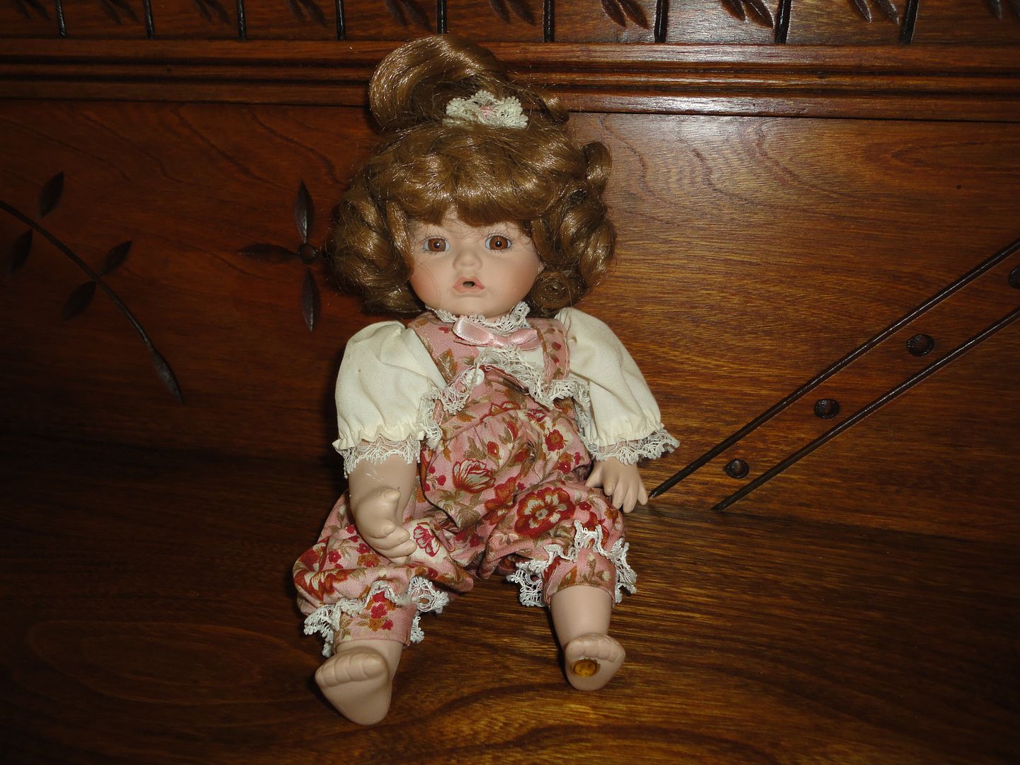 wind up musical porcelain doll