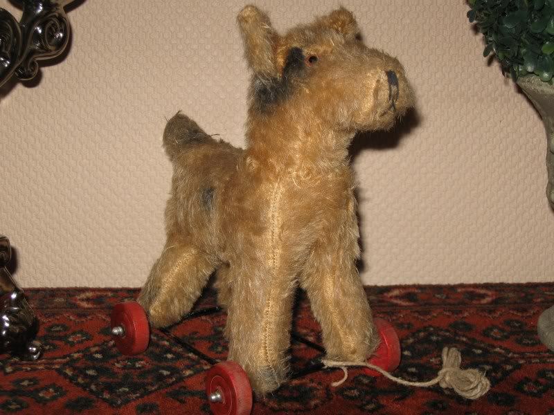 Antique 1920s Hermann German Beha Fox Terrier on Wheels