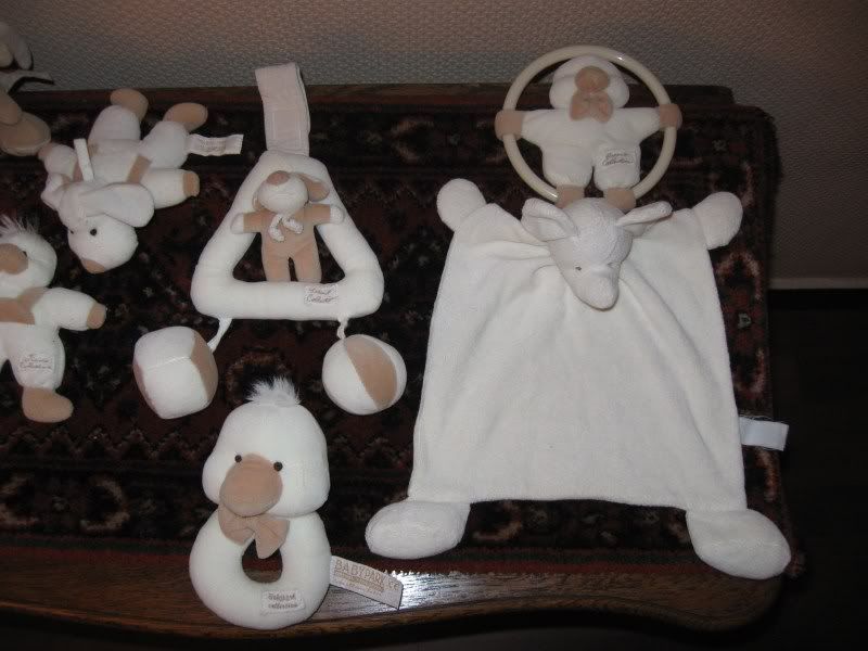 Verpersoonlijking Weggooien Caius Set of 9 Dutch Tiamo Baby Safe Toys Dog Cat Elephant Blanket Duck Soft |  Jadees Antique Bear Shoppe
